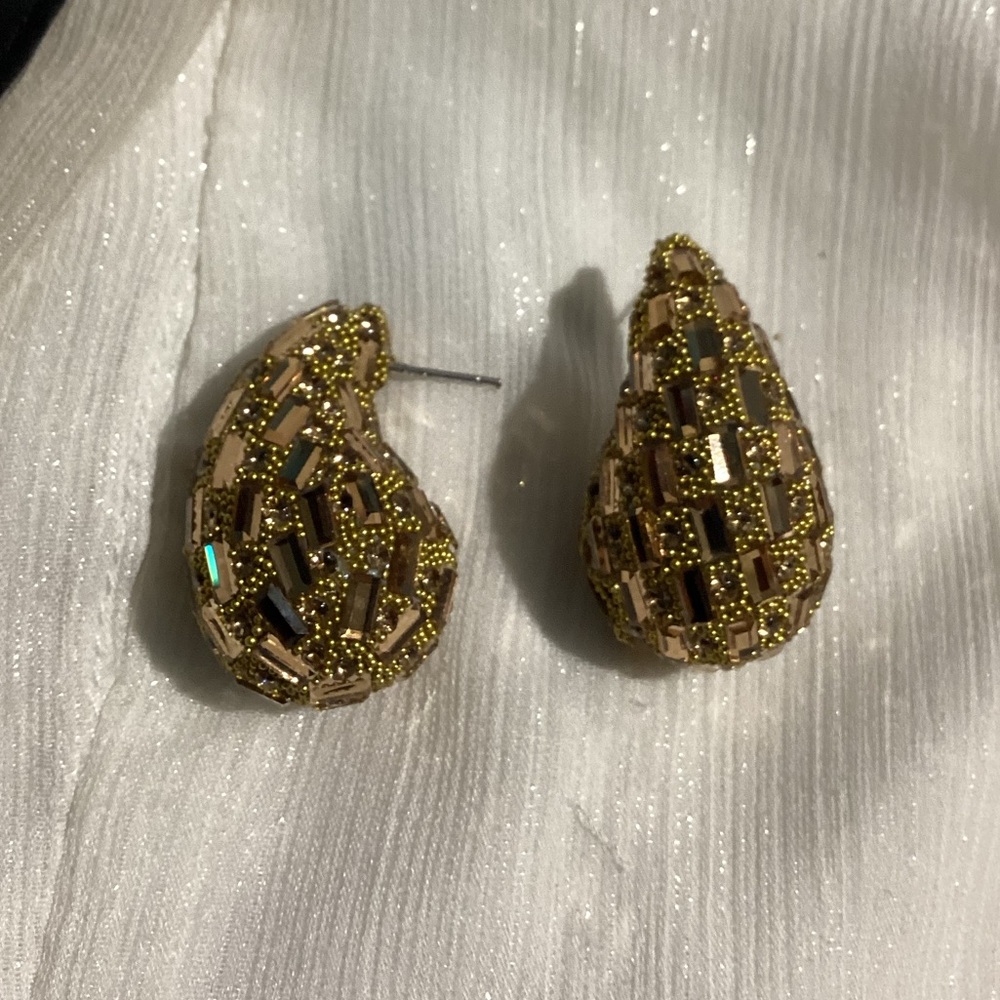 💧💦Sparkly Golden Tan Crystal & Rhinestone Waterdrop Earrings